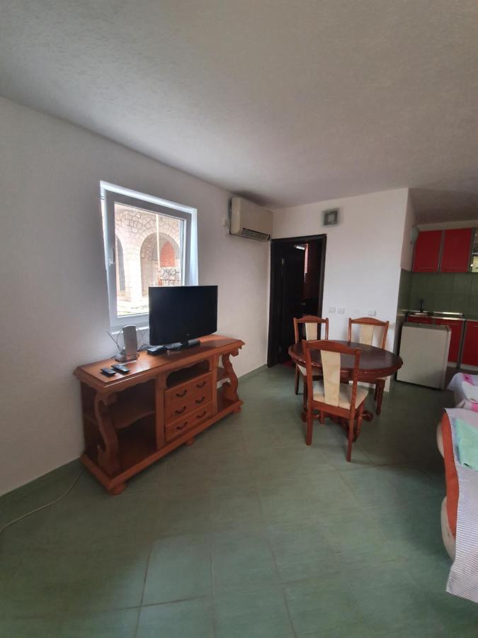 Leni Apartmani Dobre Vode Dobra Voda Exterior photo